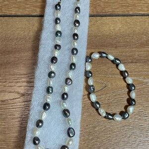 Black and White fresh water pearl Necklace & Bracelet set